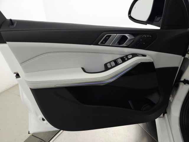 Used 2024 BMW X7 xDrive40i w/ M Sport Package image 16