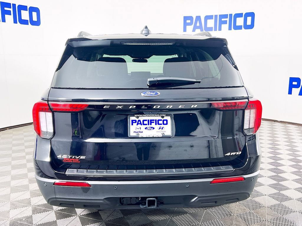 Used 2025 Ford Explorer Active image 9