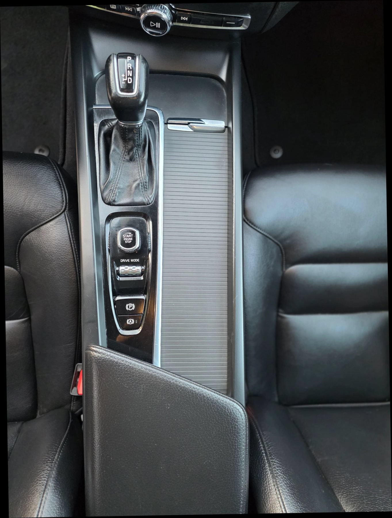 Used 2020 Volvo V60 T5 Momentum FWD image 20