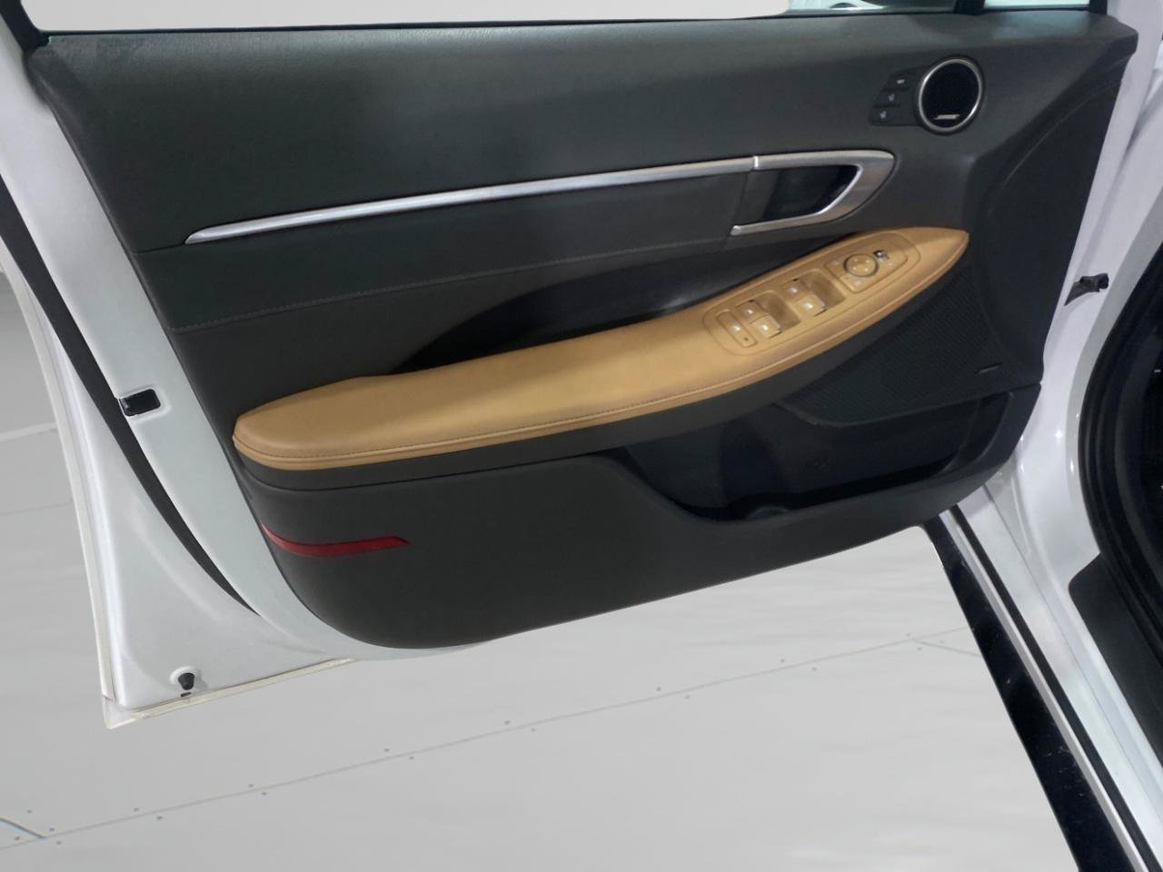 Used 2021 Hyundai Sonata Limited FWD image 16