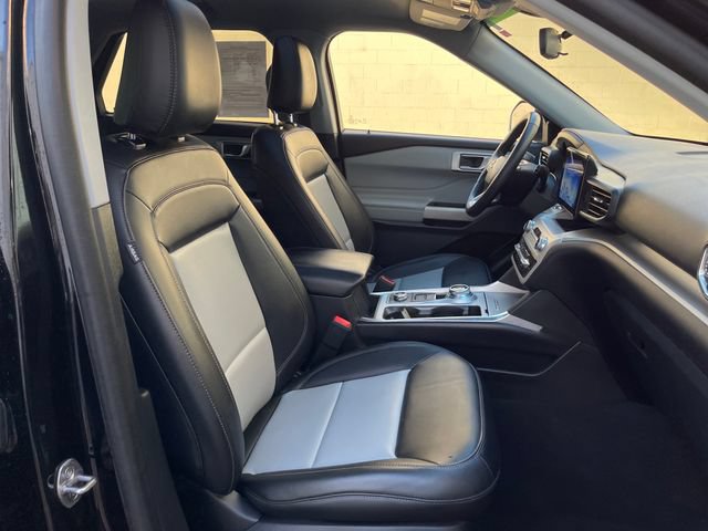 Used 2024 Ford Explorer XLT w/ Equipment Group 202A AWD/4WD image 41