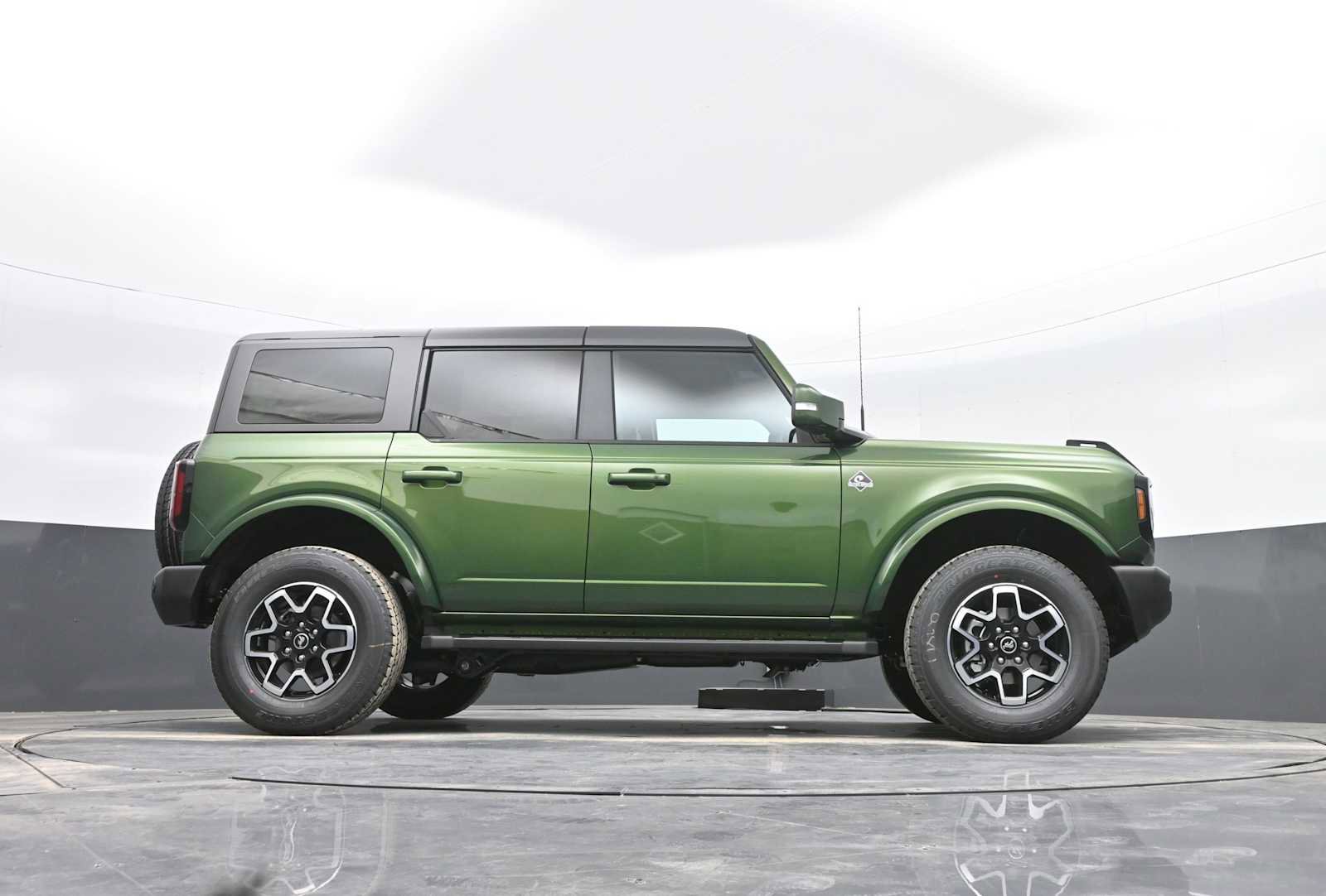 New 2024 Ford Bronco Outer Banks image 36