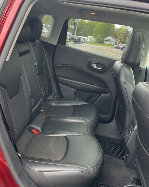 Used 2021 Jeep Compass Latitude w/ Sun and Sound Group AWD/4WD image 15