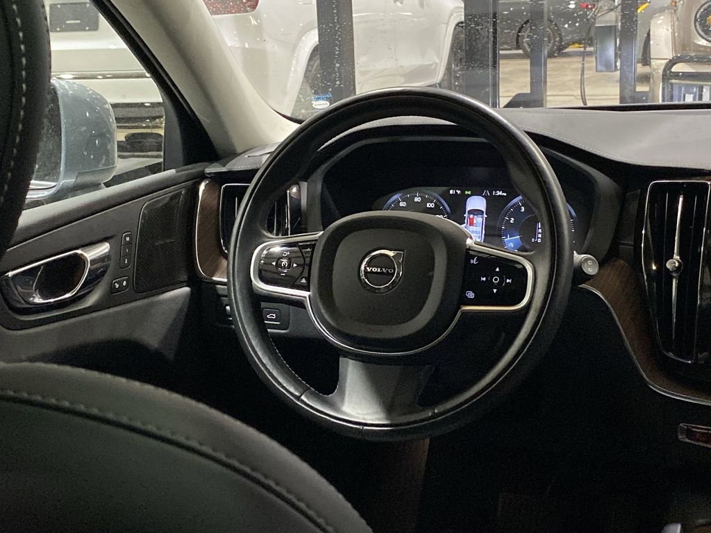 Used 2019 Volvo XC60 T5 Inscription w/ Protection Package Premier image 3