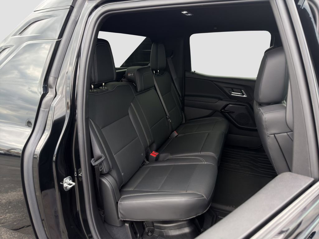 Used 2025 Chevrolet Silverado EV LT image 29