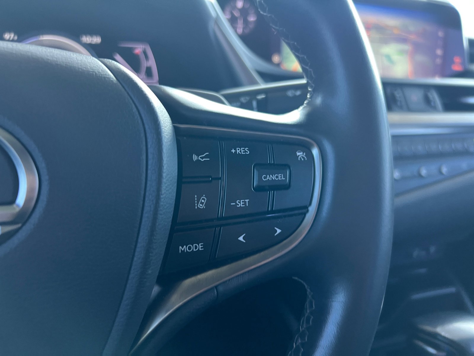 Used 2021 Lexus ES 300h w/ Premium Package image 19