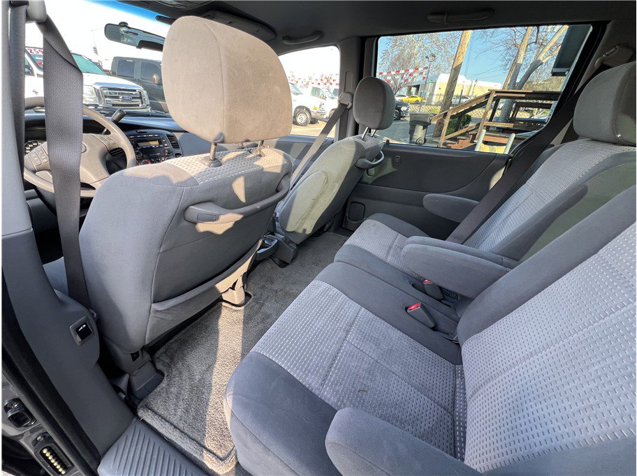 Used 2004 MAZDA MPV LX w/ LX Plus Pkg image 13