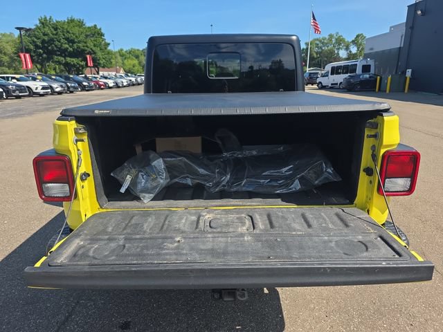 Used 2023 Jeep Gladiator Rubicon w/ Cold Weather Group AWD/4WD image 26