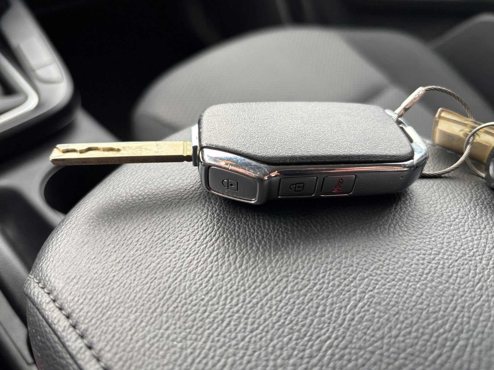 Used 2025 Kia Soul LX w/ LX Technology Package FWD image 20