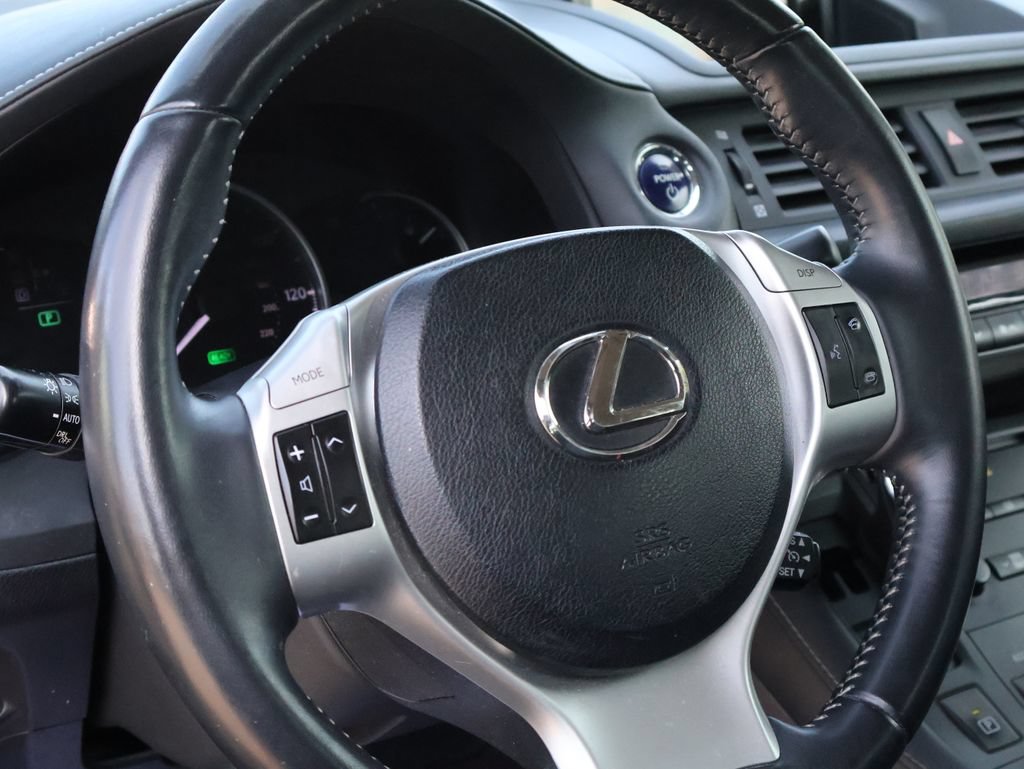 Used 2012 Lexus CT 200h Premium w/ Leather Pkg FWD image 17
