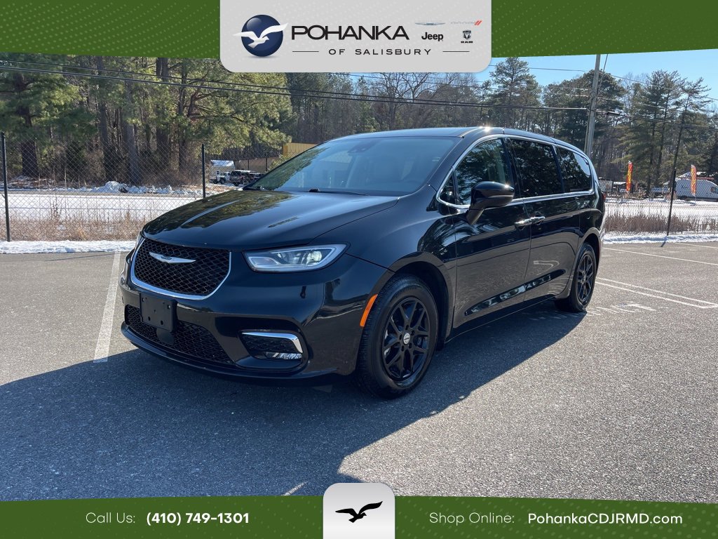 Used 2024 Chrysler Pacifica Touring-L image 1