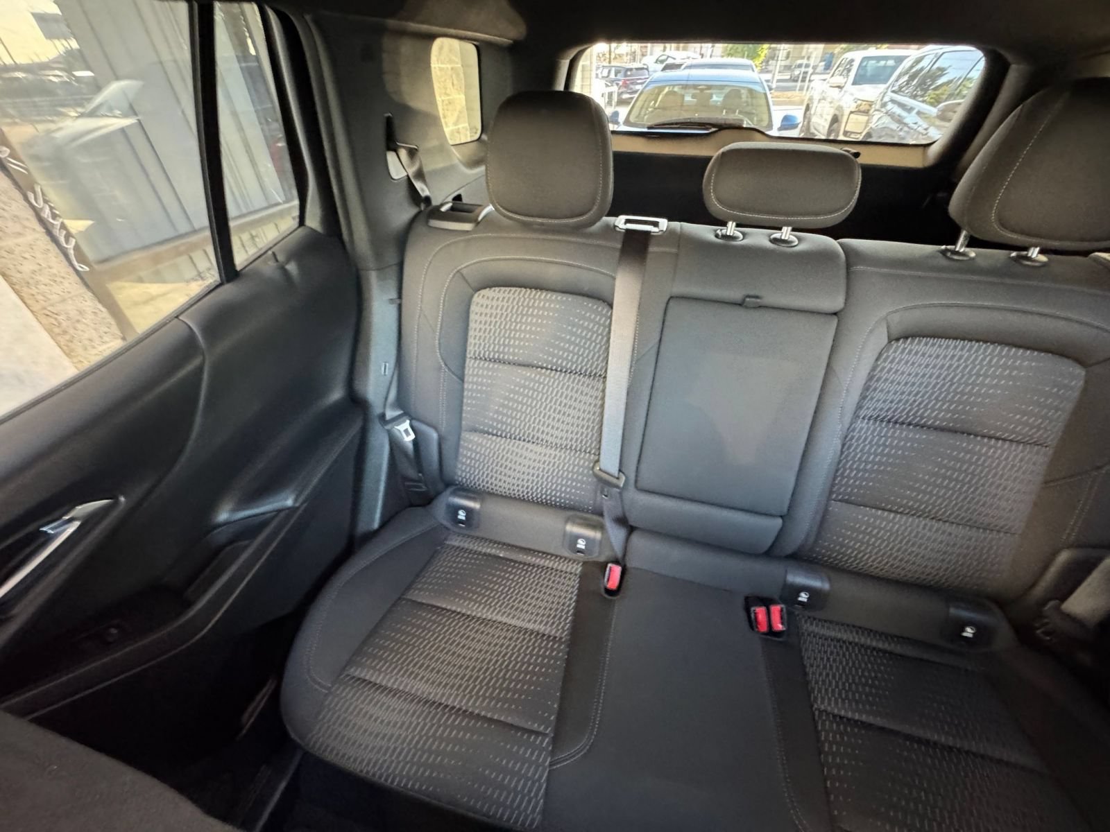 Used 2025 Chevrolet Equinox LT FWD image 39