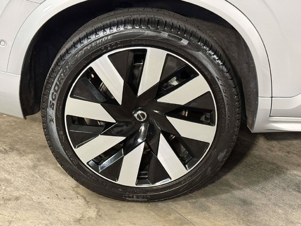 Used 2024 Volvo XC90 T8 Ultimate w/ Protection Package Premier AWD/4WD image 13