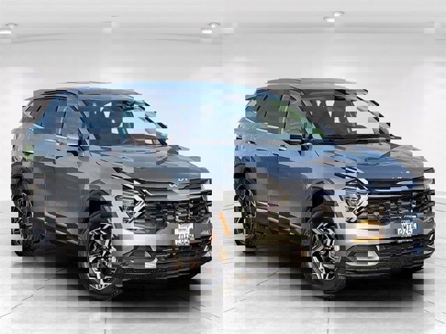 Used 2024 Kia Sportage LX image 1