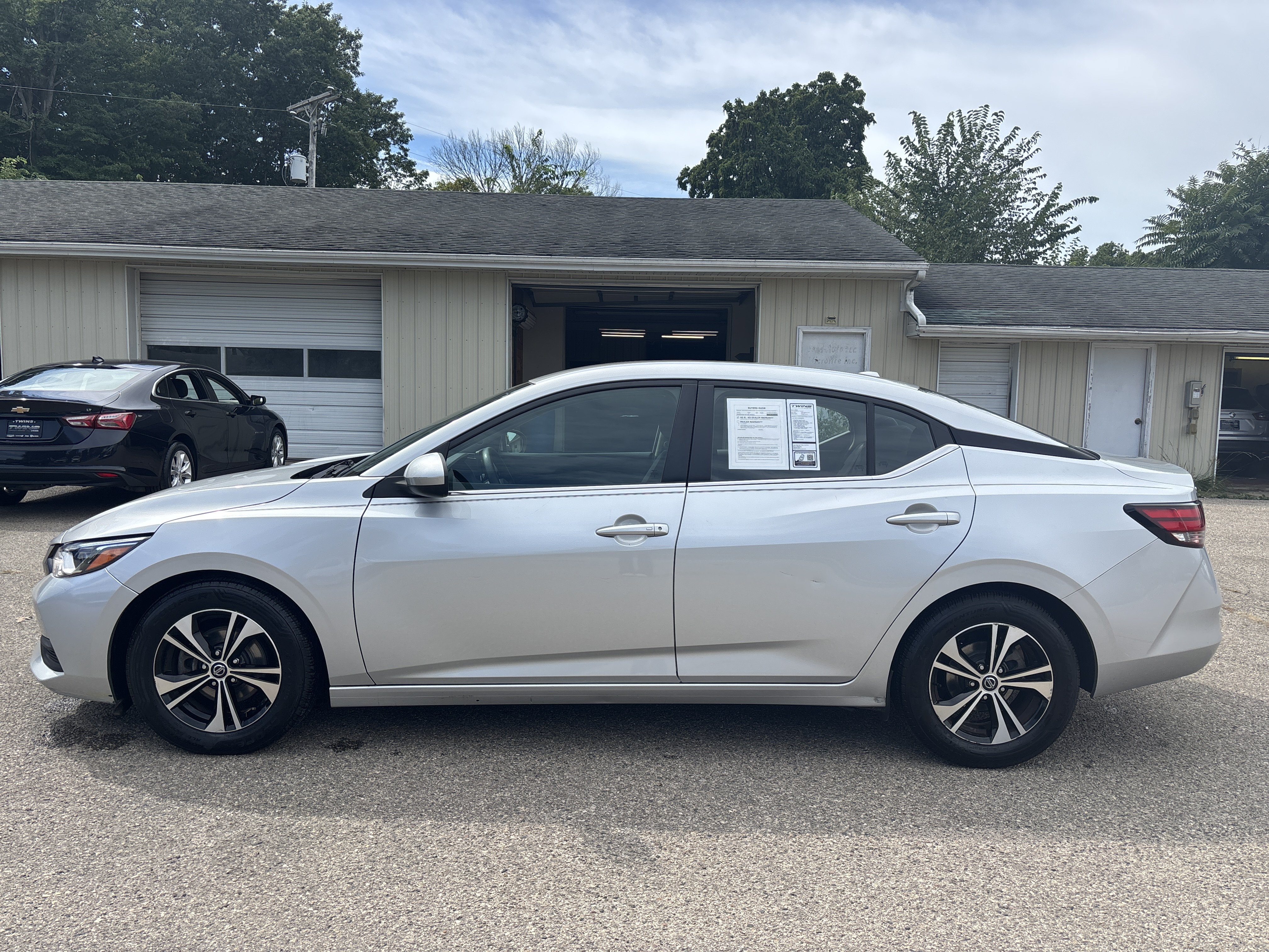 Used 2023 Nissan Sentra SV FWD image 8