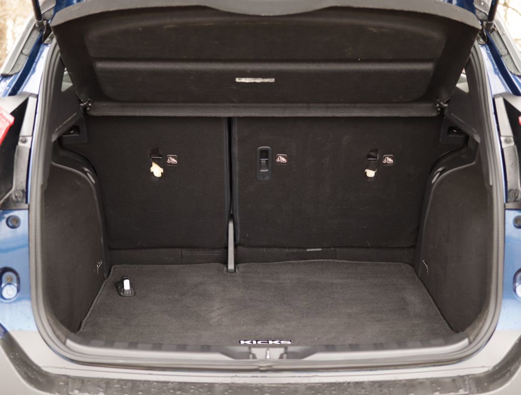 Used 2020 Nissan Kicks SV w/ Exterior Package image 22