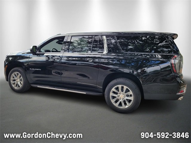New 2025 Chevrolet Suburban Premier image 3