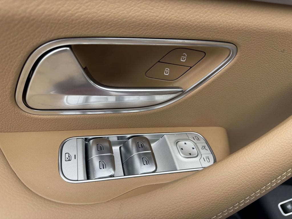 Used 2026 Mercedes-Benz GLS 580 4MATIC image 14