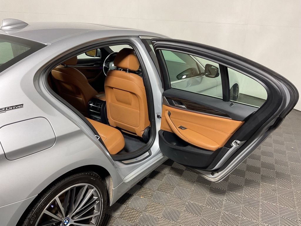 Used 2019 BMW 530e xDrive w/ Convenience Package AWD/4WD image 34