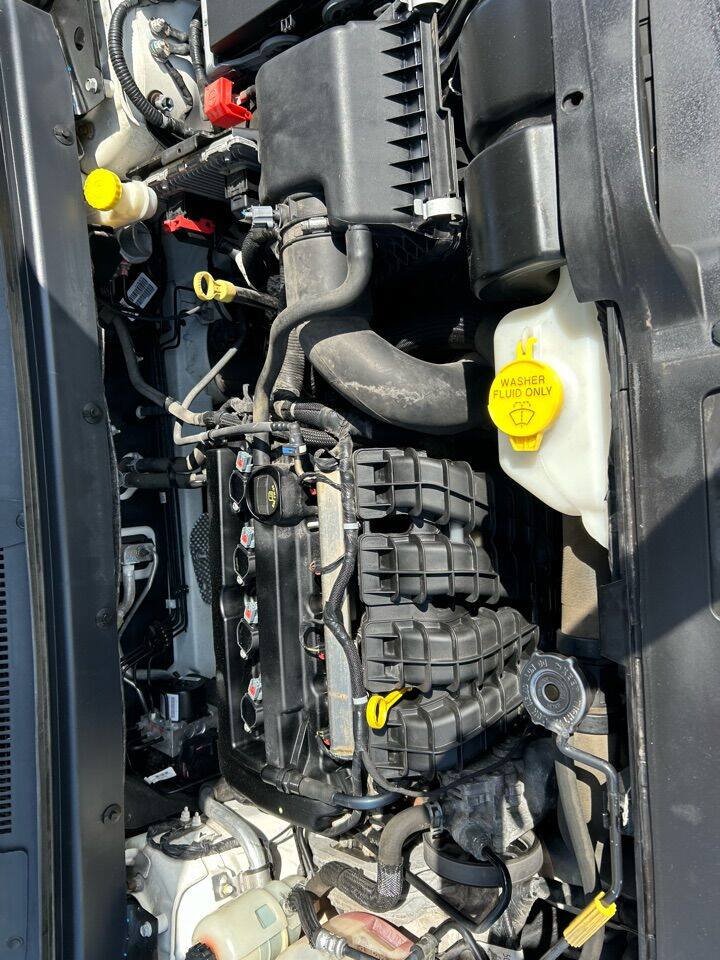 Used 2017 Dodge Journey SE FWD image 14