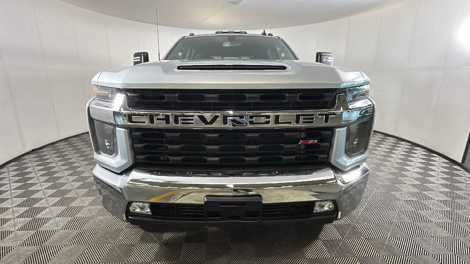 Used 2021 Chevrolet Silverado 2500 LT w/ Convenience Package AWD/4WD image 9