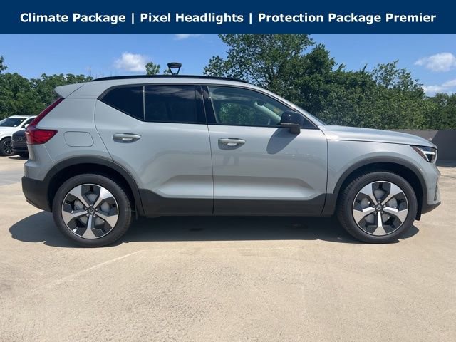 New 2026 Volvo XC40 B5 Plus w/ Protection Package Premier image 9