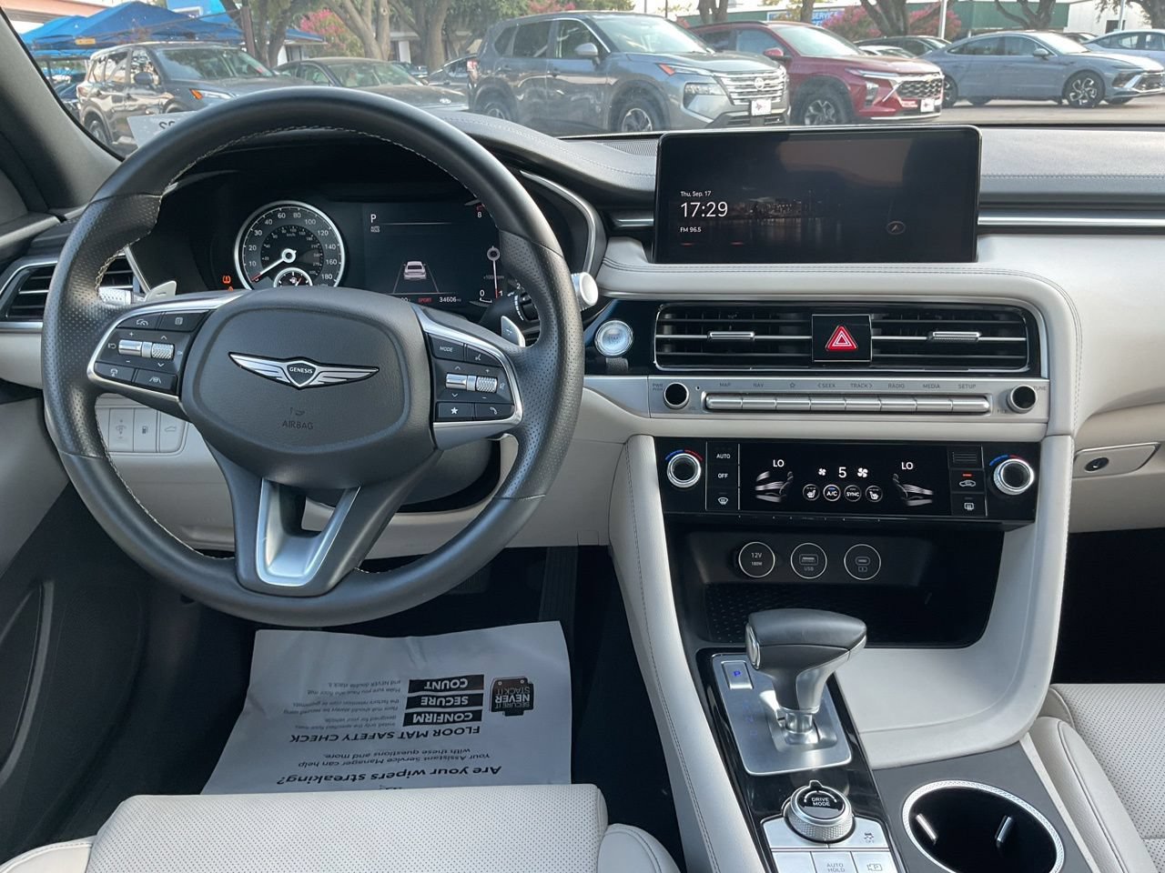 Used 2025 Genesis G70 2.5T RWD image 11