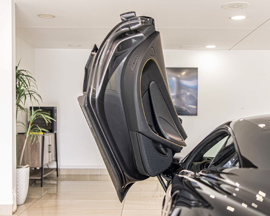 Used 2019 McLaren 570S Coupe RWD image 23