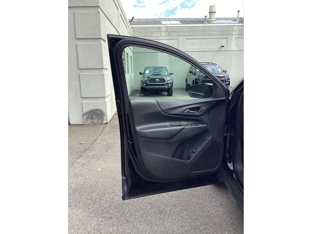 Used 2020 Chevrolet Equinox LT AWD/4WD image 16