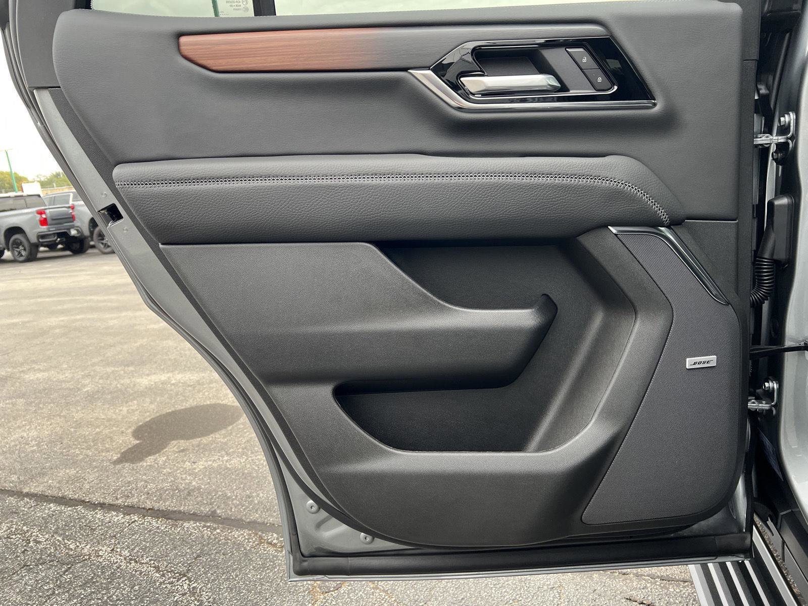 New 2026 GMC Yukon Denali w/ Sun & Power Step Package image 17