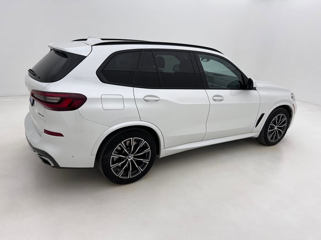 Used 2021 BMW X5 xDrive40i w/ M Sport Package image 6