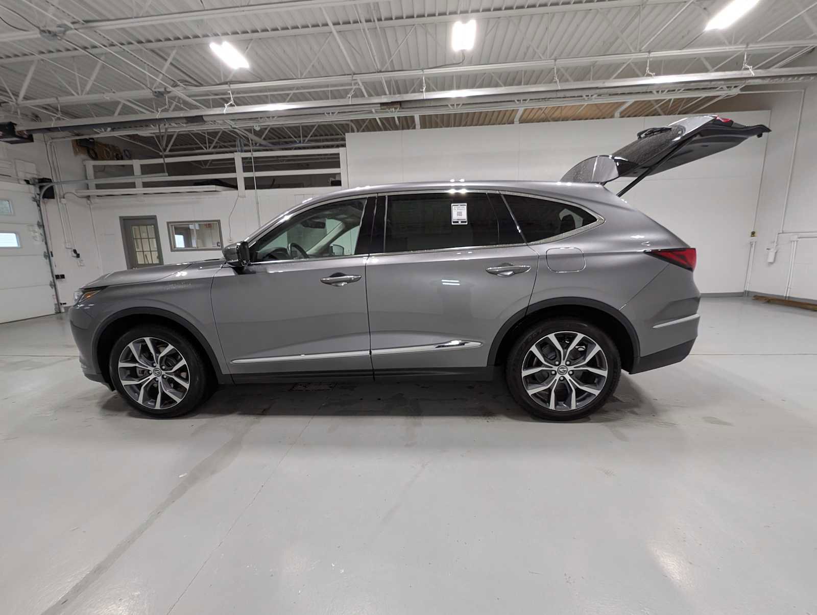 Certified 2023 Acura MDX w/Technology Package image 12
