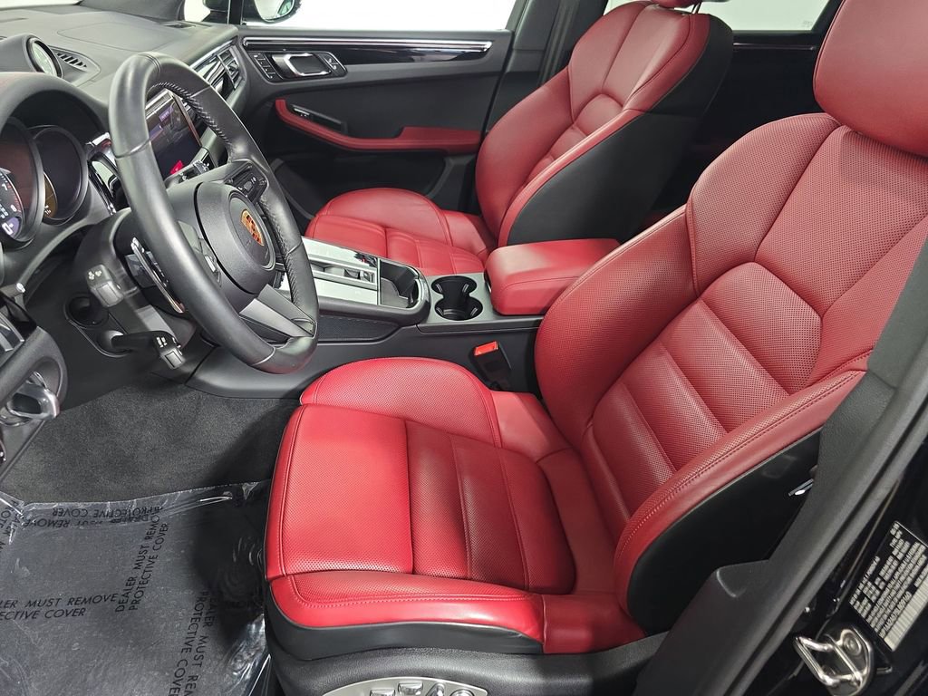 Used 2025 Porsche Macan image 5