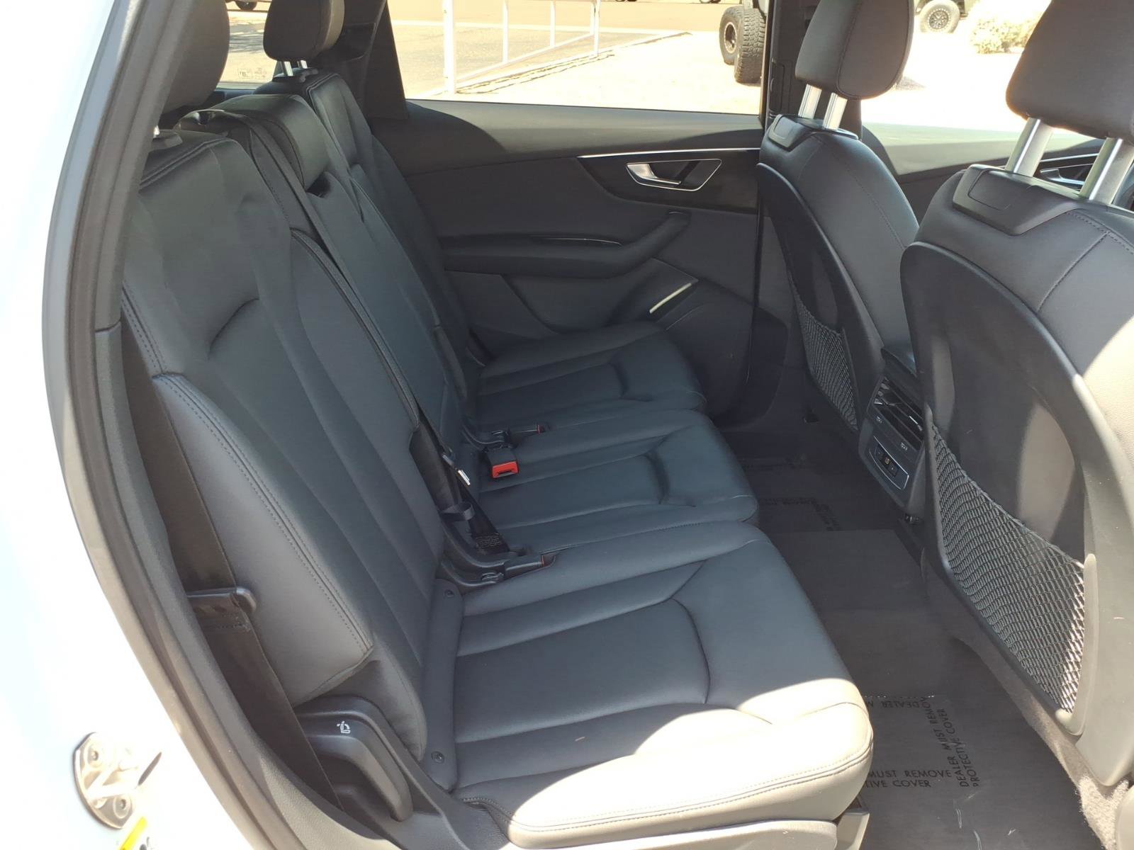 Used 2023 Audi Q7 2.0T Premium w/ Towing Package AWD/4WD image 14