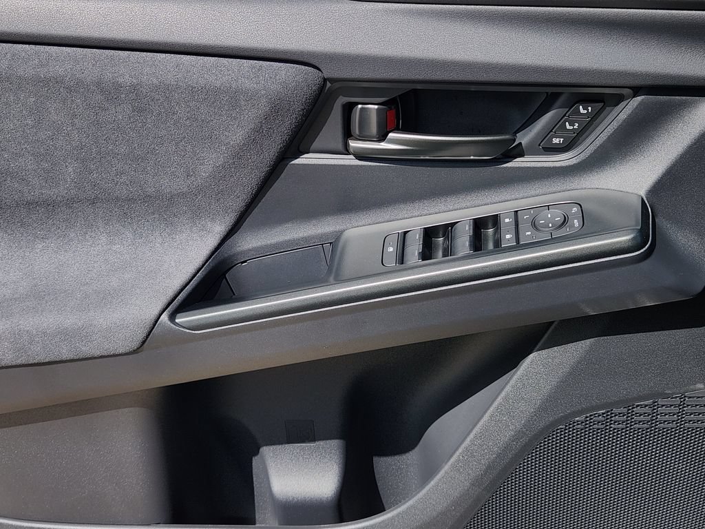 New 2026 Toyota C-HR AWD/4WD image 18
