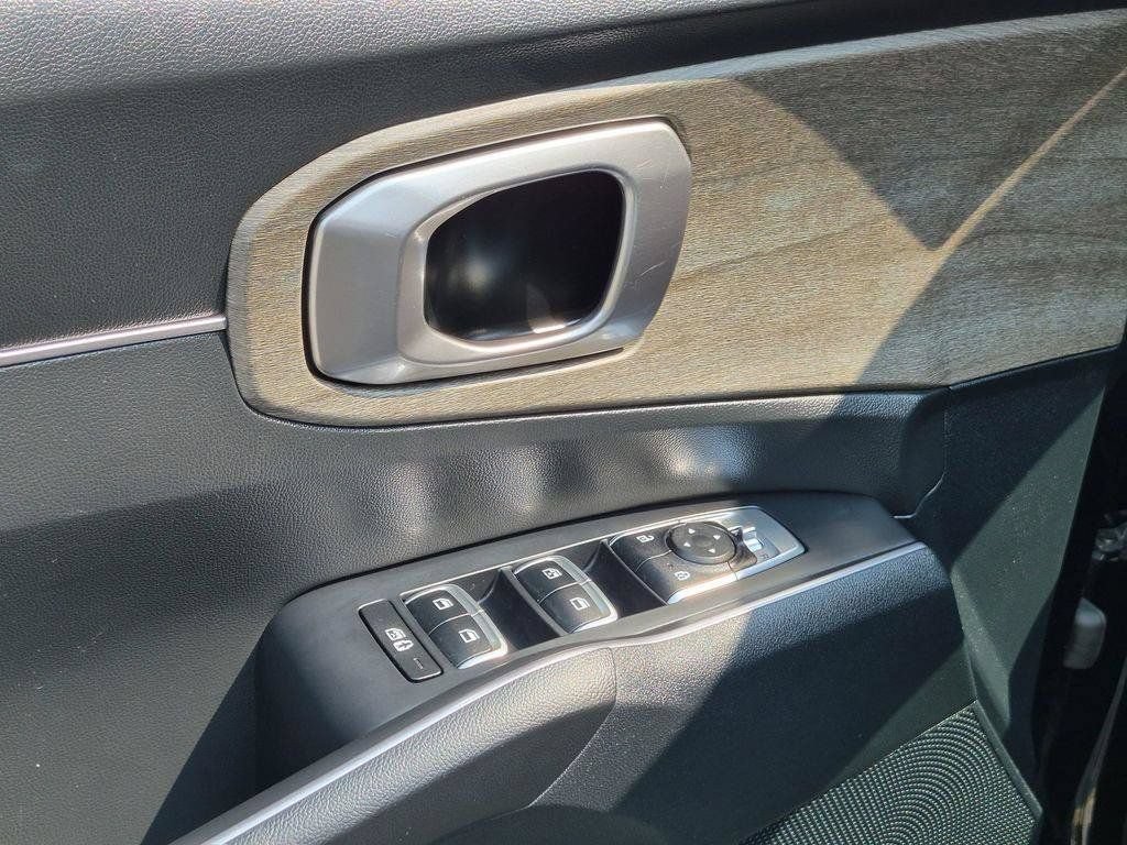 Certified 2023 Kia Sorento S AWD/4WD image 12