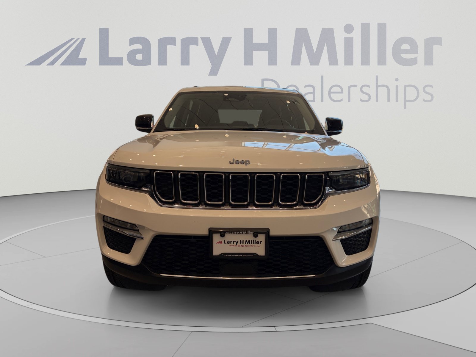 Used 2024 Jeep Grand Cherokee Limited 4xe AWD/4WD image 8