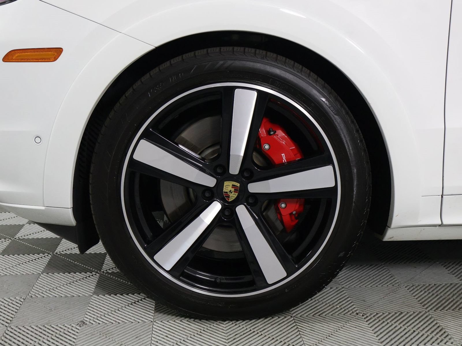 Certified 2024 Porsche Cayenne S AWD/4WD image 30