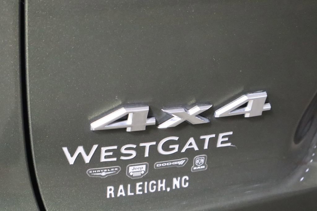 Used 2019 Jeep Cherokee Latitude w/ Popular Appearance Group AWD/4WD image 41