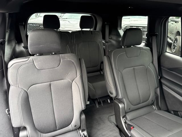 Used 2025 Jeep Grand Cherokee L Laredo w/ Luxury Tech Group I AWD/4WD image 28