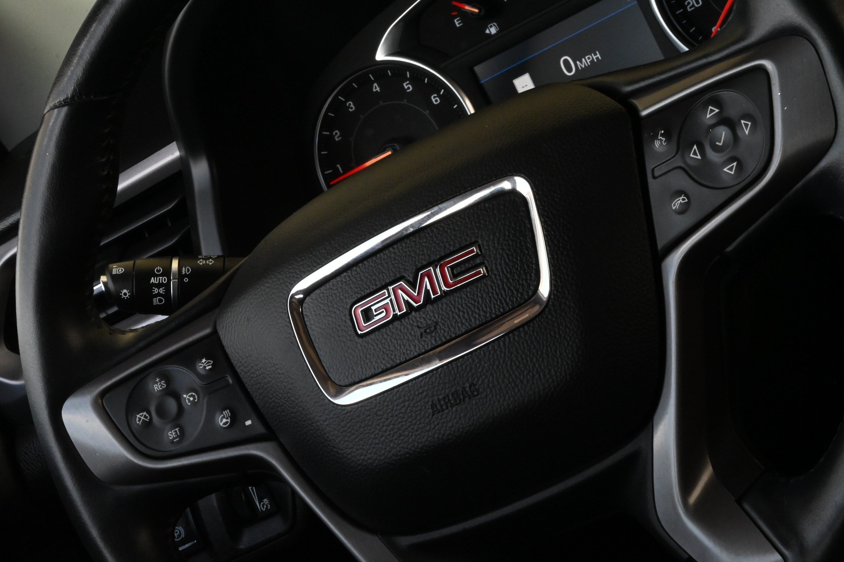 Used 2022 GMC Acadia AT4 w/ Preferred Package AWD/4WD image 25