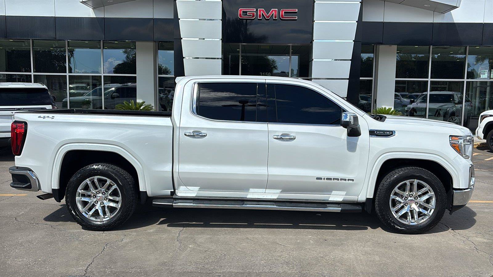 Certified 2021 GMC Sierra 1500 SLT w/ SLT Premium Plus Package AWD/4WD image 9