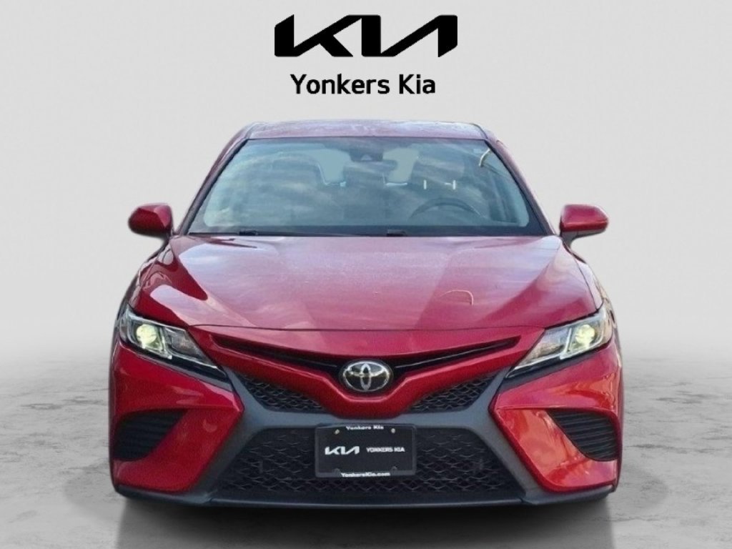 Used 2019 Toyota Camry SE FWD image 2
