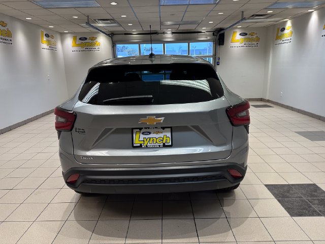 New 2026 Chevrolet Trax LS w/ Driver Confidence Package FWD image 15