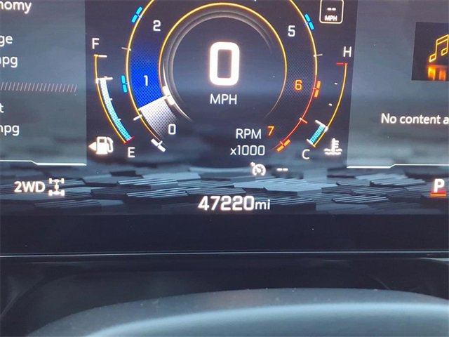 Used 2025 Chevrolet Suburban LT w/ Sun And Tow Package image 12