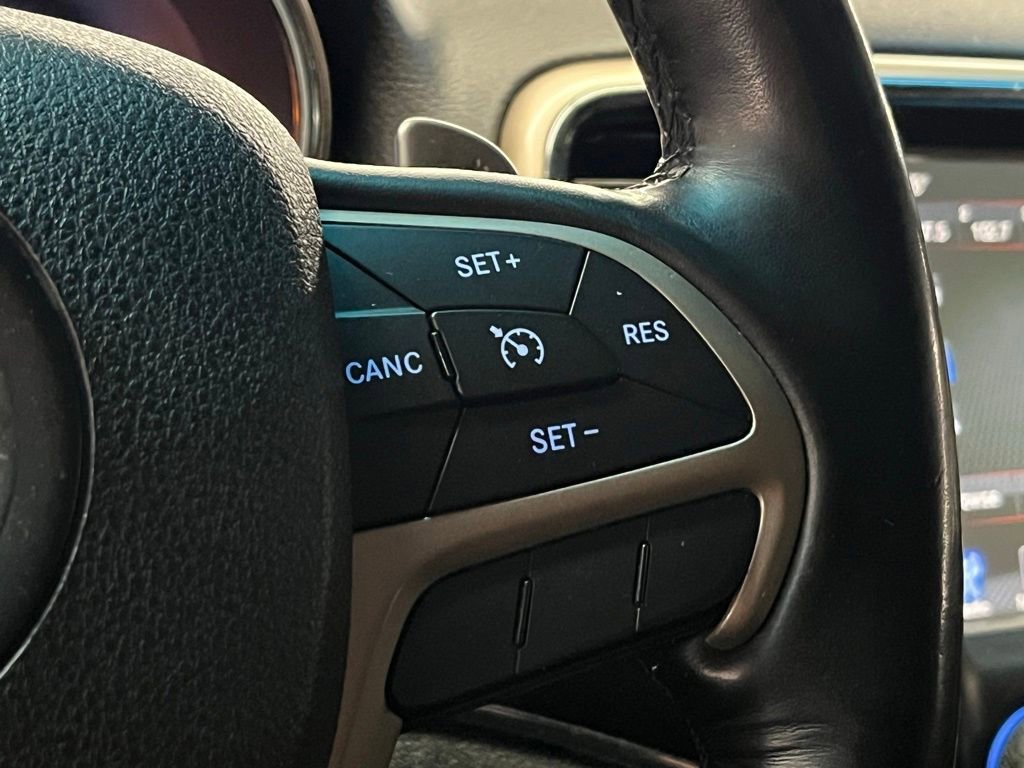 Used 2015 Jeep Grand Cherokee Limited image 25