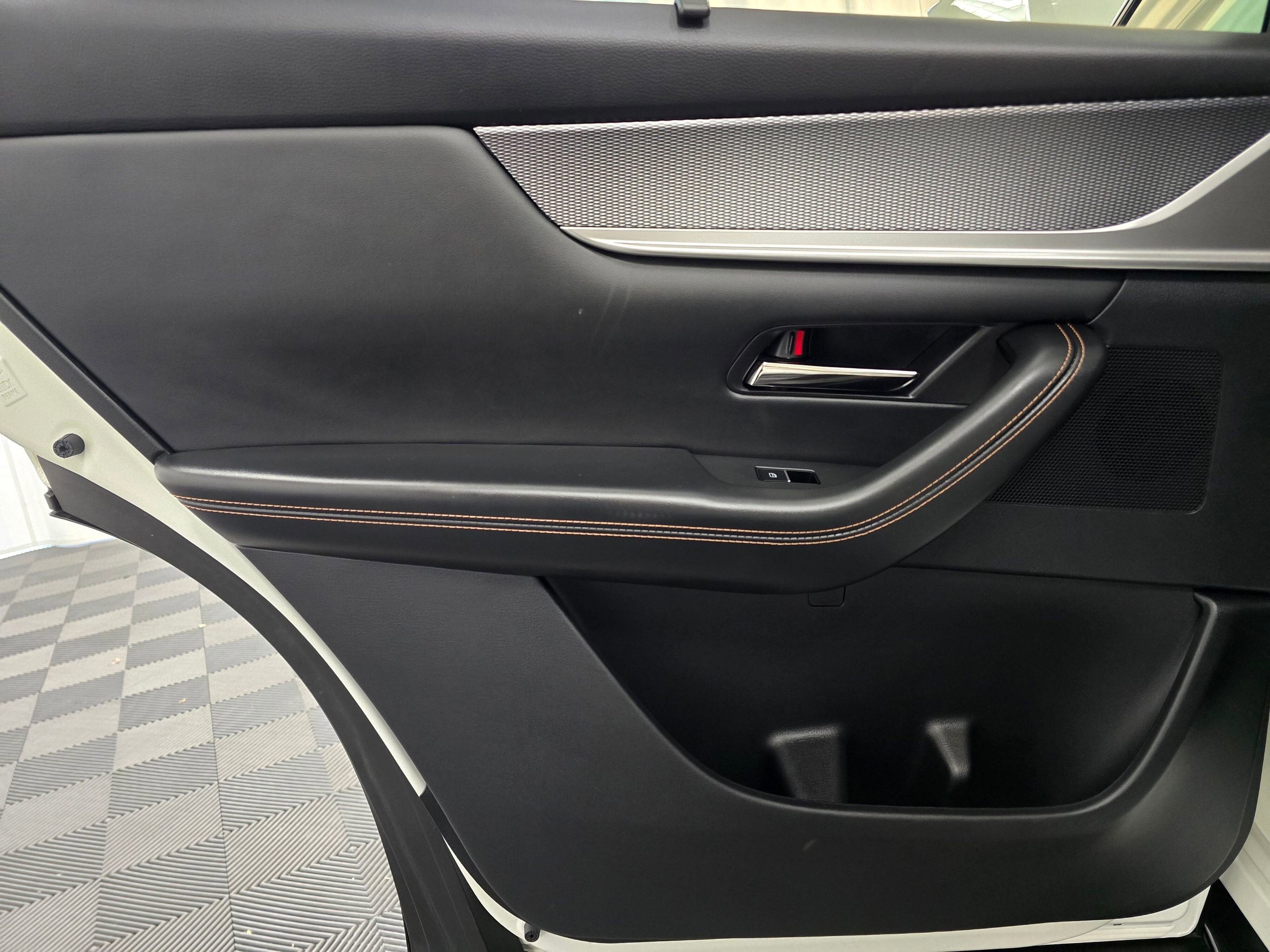 Used 2025 MAZDA CX-70 3.3 Turbo w/ Preferred Package image 21