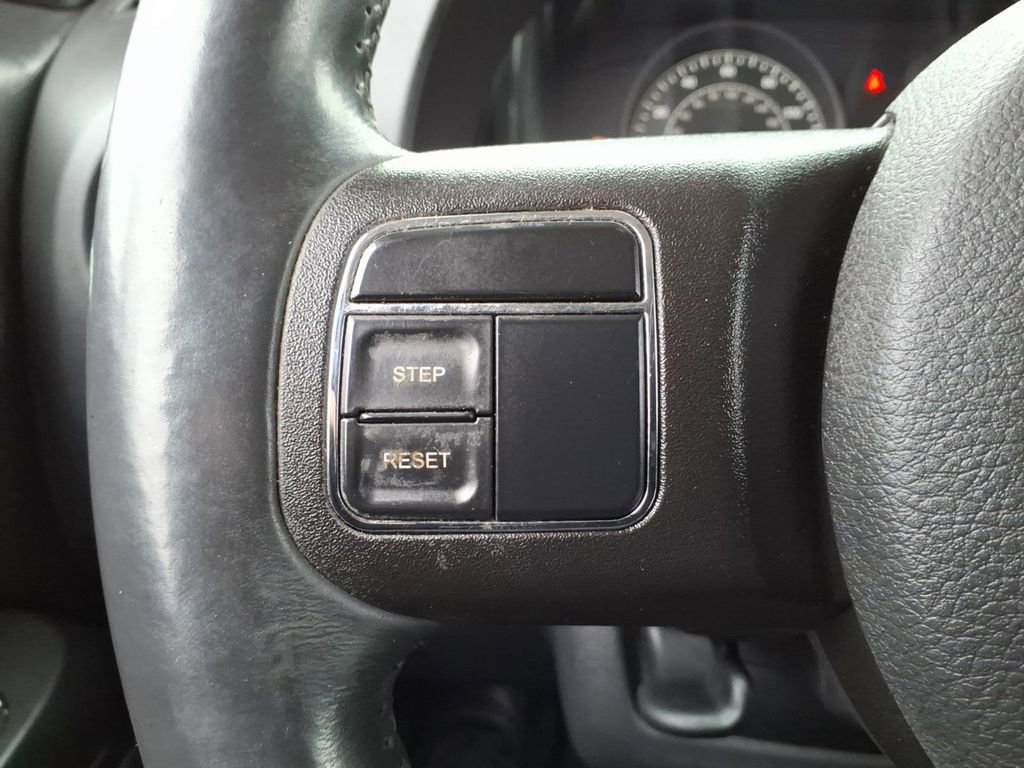 Used 2015 Jeep Patriot Latitude w/ Sun/Sound Group image 31