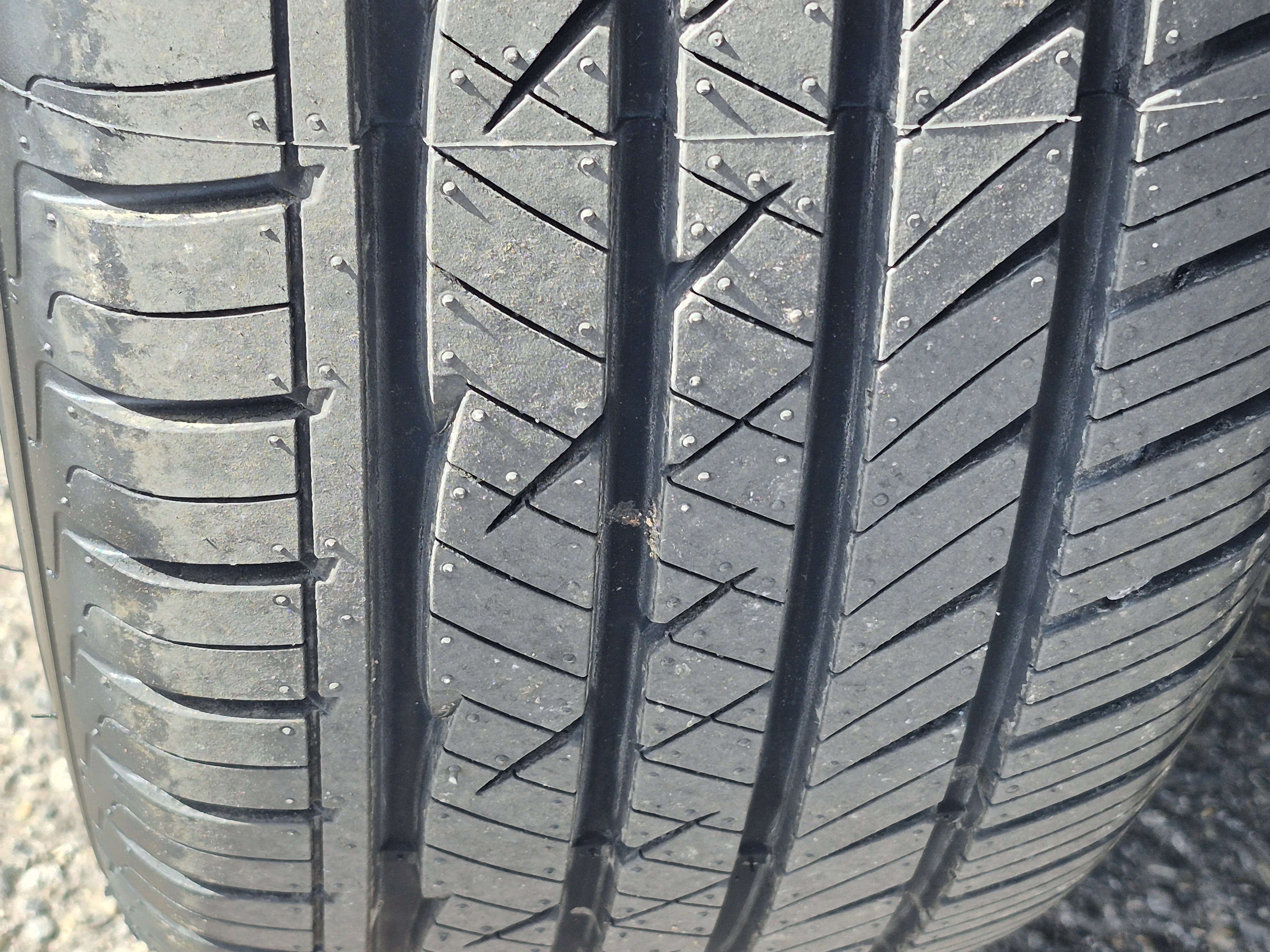 Used 2010 Hyundai Santa Fe GLS w/ Summer Event Pkg 21 image 12