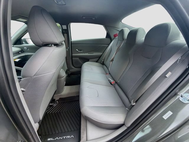 New 2026 Hyundai Elantra SE FWD image 23